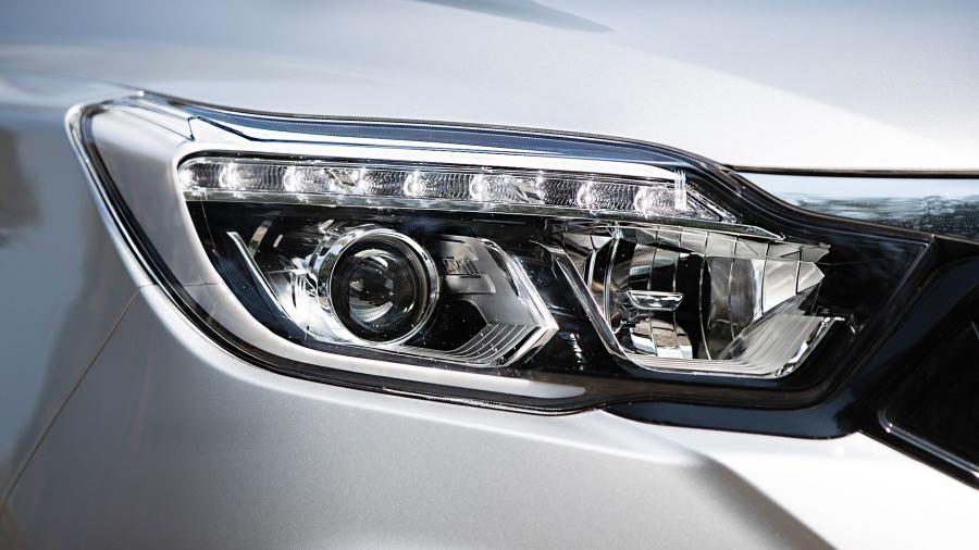 Детали экстерьера Mahindra Alturas G4 2018 года  (фото 11 из 14)